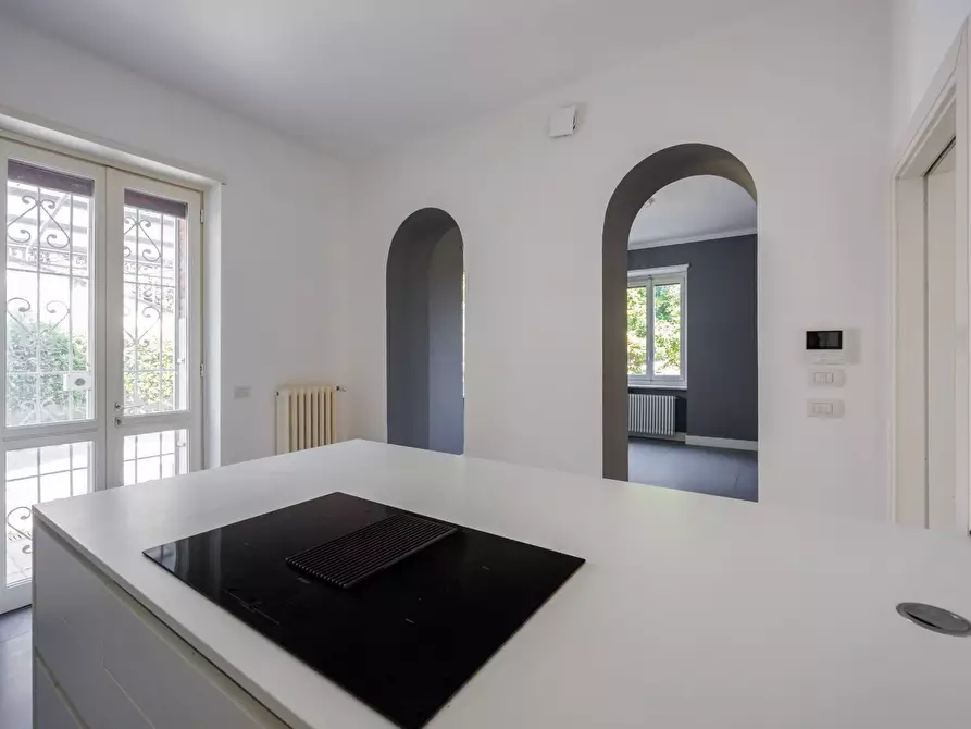 Immagine 38 di Villa in affitto  in Strada Del Cantello 24 a Torino