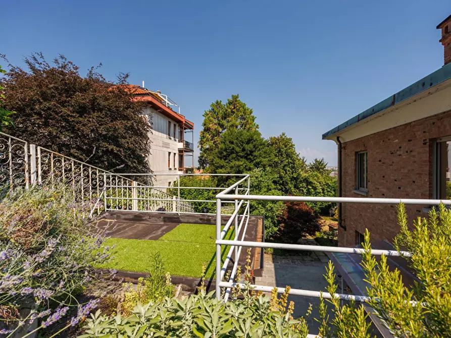Immagine 40 di Villa in affitto  in Strada Del Cantello 24 a Torino