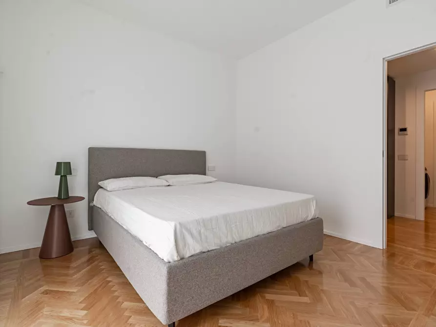 Immagine 5 di Appartamento in affitto  in Via Monte Rosa 61 a Milano