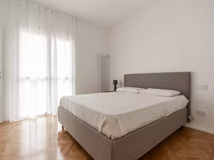 Immagine 6 di Appartamento in affitto  in Via Monte Rosa 61 a Milano