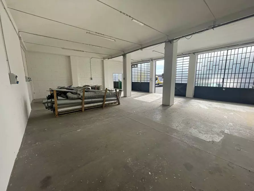 Immagine 1 di Laboratorio in affitto  in Via Botticelli 69 a Torino