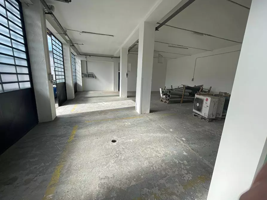 Immagine 3 di Laboratorio in affitto  in Via Botticelli 69 a Torino