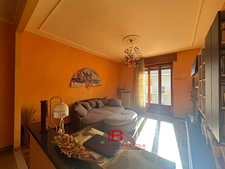 Immagine 2 di Appartamento in vendita  in VIA BODONI 3 a Busca
