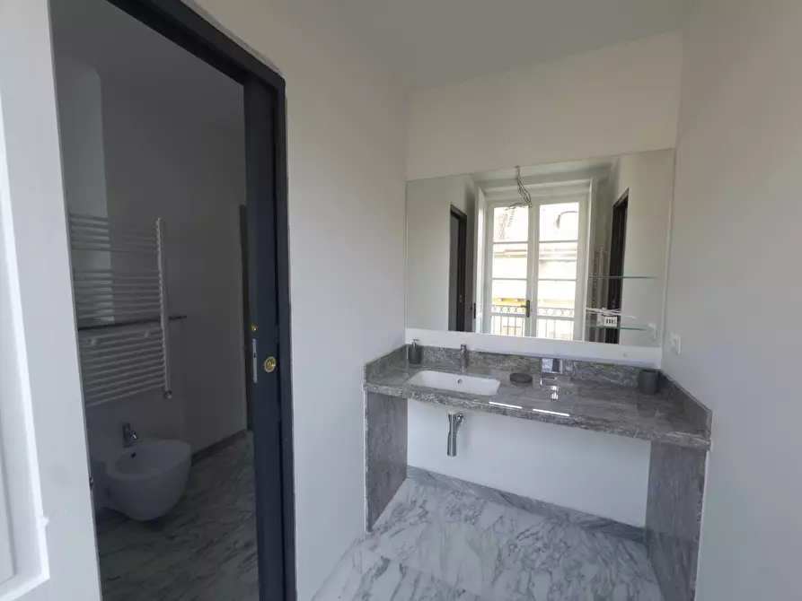 Immagine 5 di Appartamento in affitto  in Via Cernaia a Torino