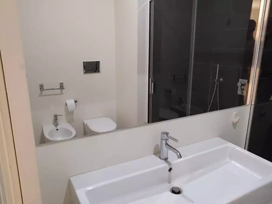 Immagine 13 di Appartamento in affitto  in Via Cernaia a Torino