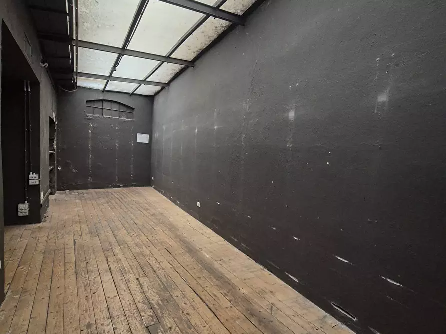 Immagine 6 di Locale commerciale in vendita  in Piazza Venticinque Aprile 9 a Milano