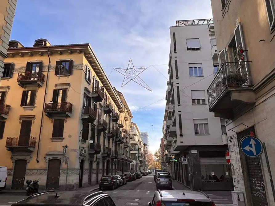 Immagine 1 di Negozio in affitto  in Via Giuseppe Grassi 15 a Torino