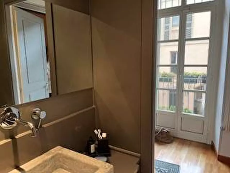 Immagine 14 di Appartamento in vendita  in Via Accademia Albertina 35 a Torino
