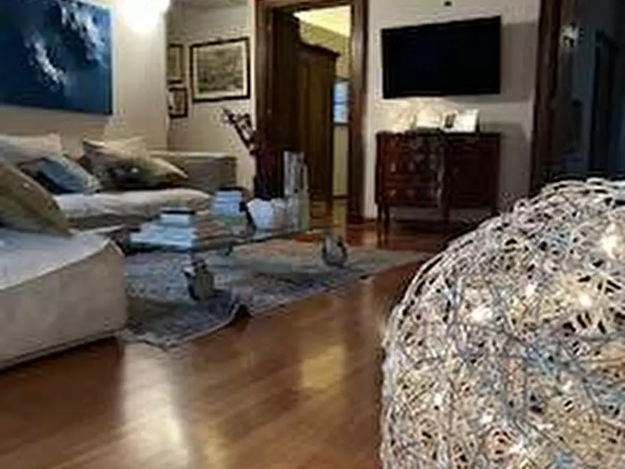 Immagine 22 di Appartamento in vendita  in Via Accademia Albertina 35 a Torino