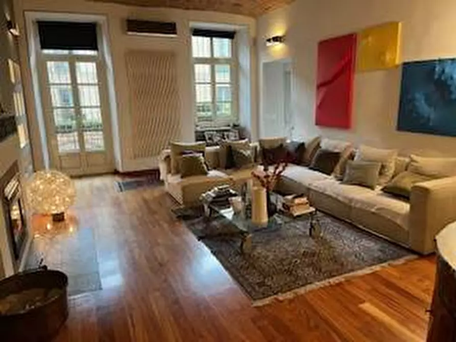 Immagine 3 di Appartamento in vendita  in Via Accademia Albertina 35 a Torino