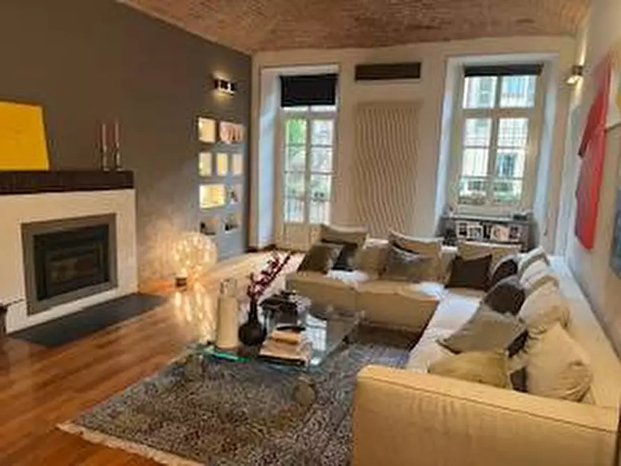 Immagine 2 di Appartamento in vendita  in Via Accademia Albertina 35 a Torino