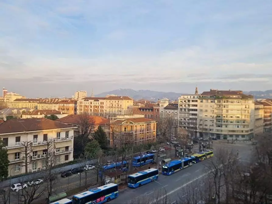 Immagine 6 di Appartamento in vendita  in Via Alfonso Lamarmora 7 a Torino