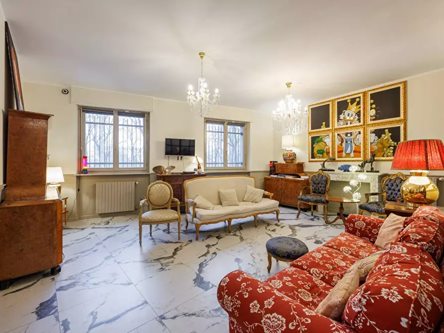 Immagine 3 di Villa in affitto  in Via Monferrato a Torino