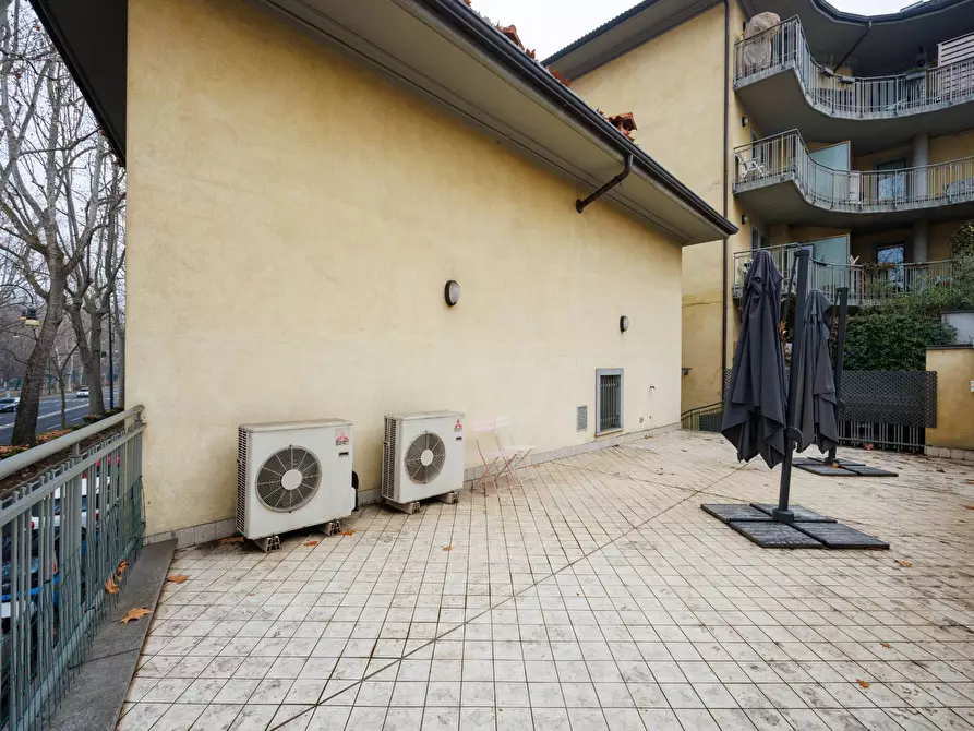 Immagine 14 di Villa in affitto  in Via Monferrato a Torino