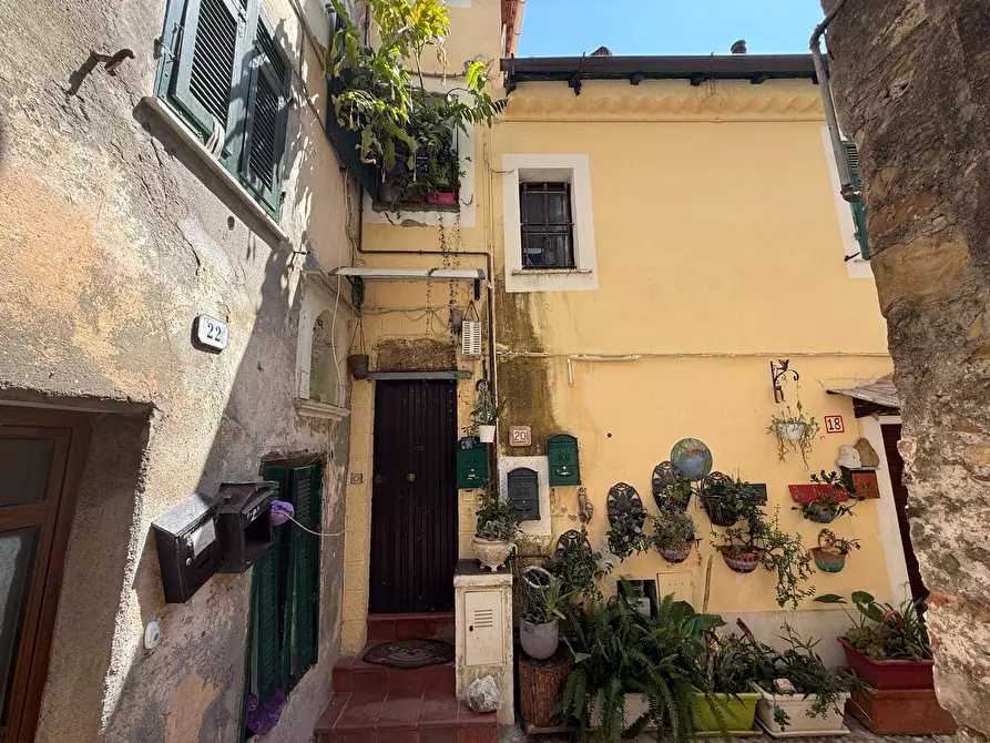 Immagine 3 di Appartamento in vendita  in via Salita alle Mura 20 a Ventimiglia