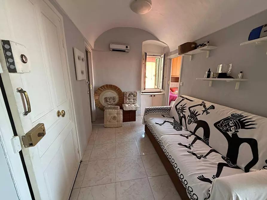 Immagine 13 di Appartamento in vendita  in via Salita alle Mura 20 a Ventimiglia