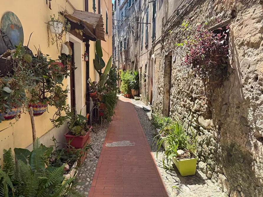 Immagine 2 di Appartamento in vendita  in via Salita alle Mura 20 a Ventimiglia
