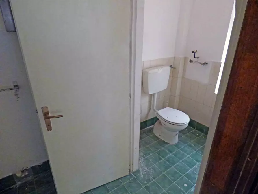 Immagine 8 di Magazzino in affitto  in Via Mottalciata 5 a Torino