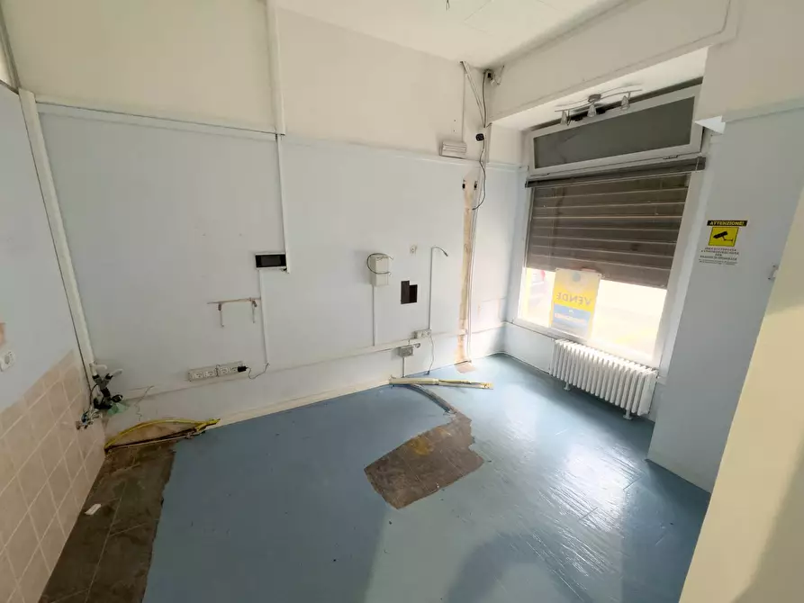 Immagine 3 di Negozio in affitto  in Via Legnano 6 a Torino