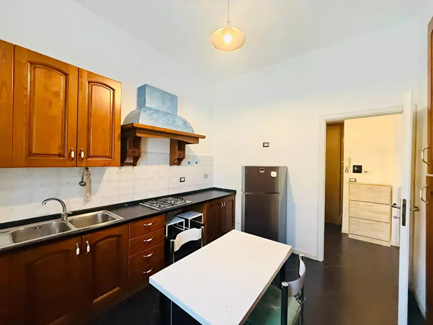 Immagine 2 di Appartamento in vendita  in via Arquata 14 a Torino