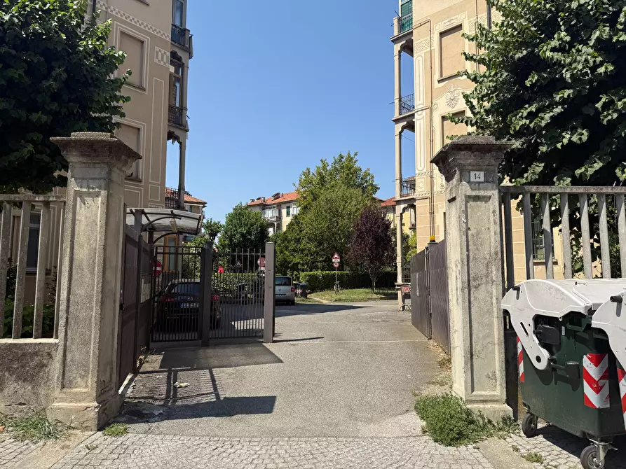 Immagine 20 di Appartamento in vendita  in via Arquata 14 a Torino