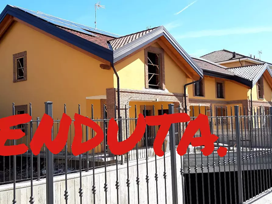 Immagine 1 di Villa in vendita  in VIA MARTIRI DELLA LIBERTA' 15 a San Maurizio Canavese