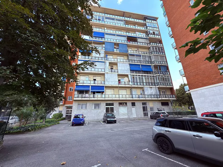 Immagine 37 di Appartamento in vendita  in Largo Toscana 50 a Torino