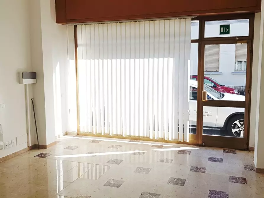 Immagine 8 di Negozio in affitto  in VIA ALFIERI 36 a Gorizia