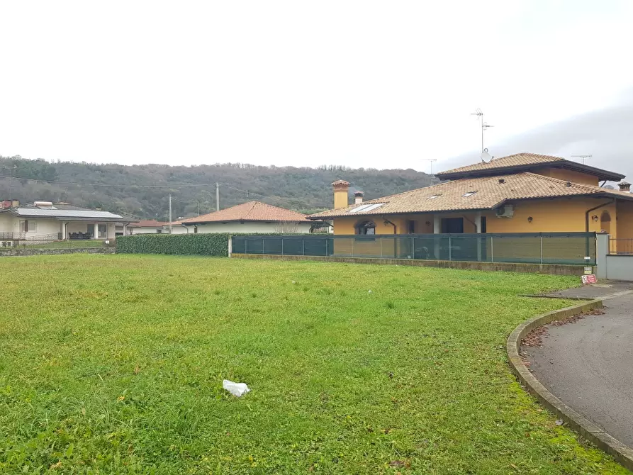 Immagine 3 di Terreno residenziale in vendita  in VIA FORNACE a Medea