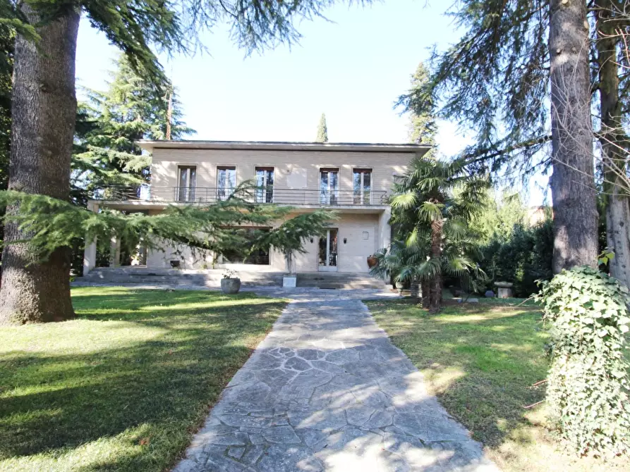 Immagine 1 di Villa in vendita  a Gorizia