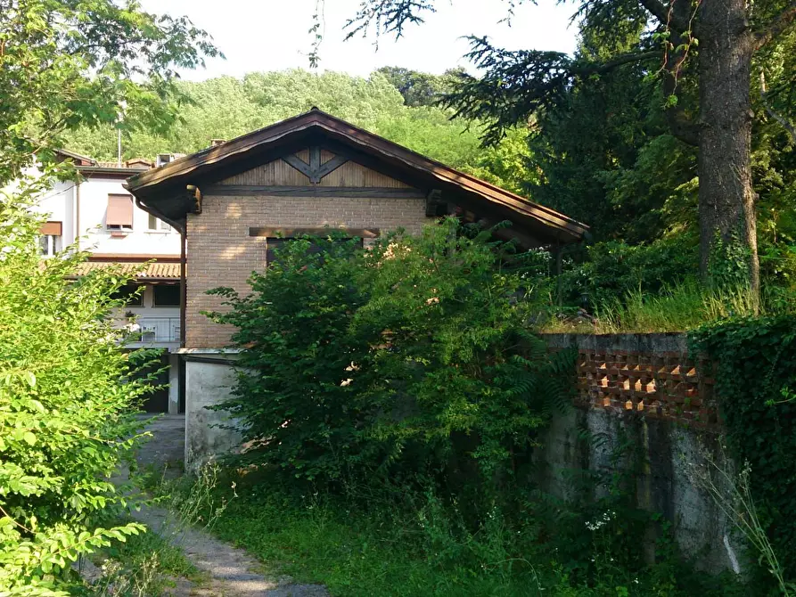 Immagine 2 di Albergo/B&B/Residence in vendita  in via Trieste 1 a Capriva Del Friuli