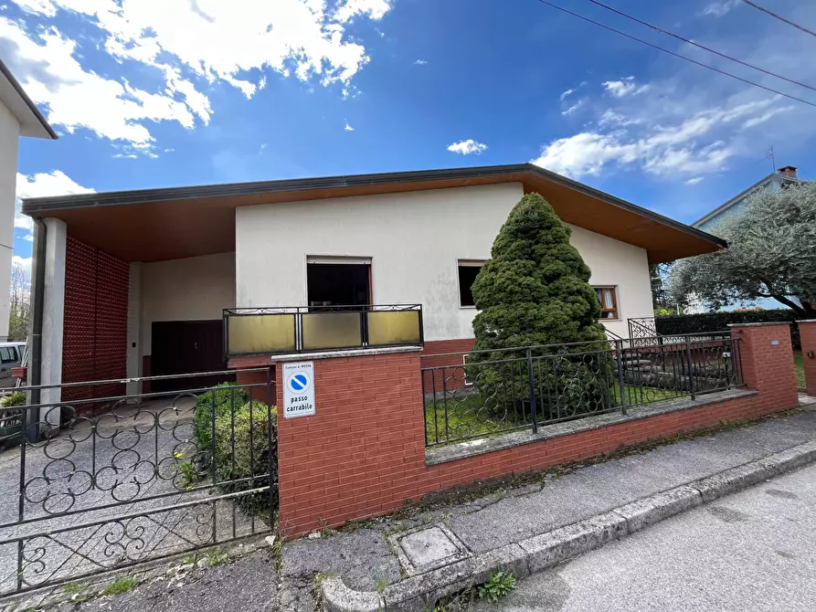 Immagine 1 di Casa indipendente in vendita  in via Friul 6 a Mossa