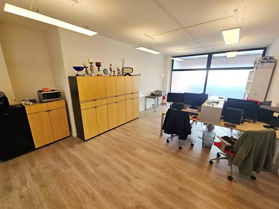 Immagine 14 di Negozio in vendita  in VIA UDINE 70 a Cormons