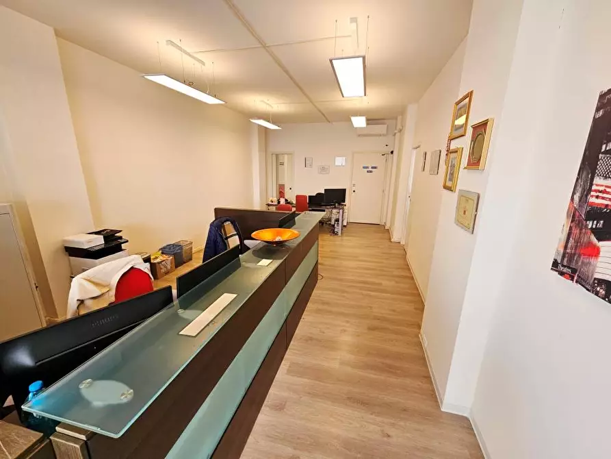 Immagine 10 di Negozio in vendita  in VIA UDINE 70 a Cormons