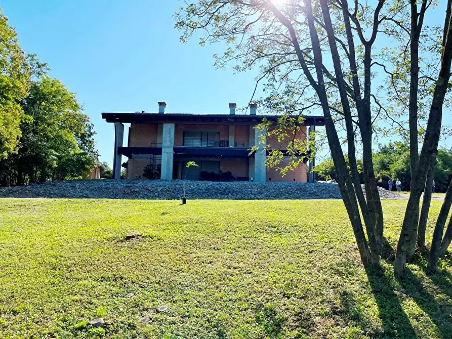 Immagine 3 di Palazzo in vendita  in VIA ZONA SACRA 24 a Sagrado