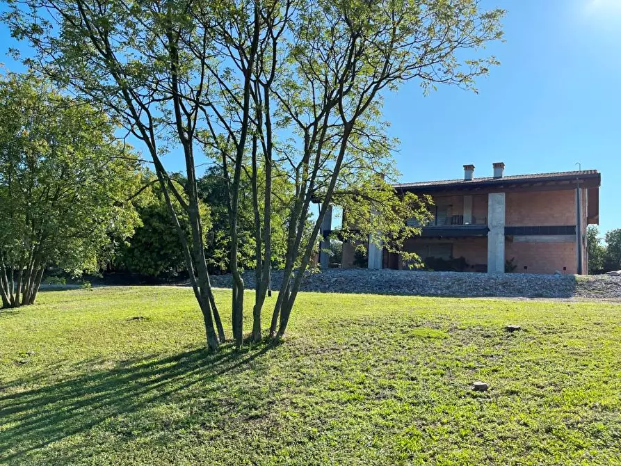 Immagine 2 di Palazzo in vendita  in VIA ZONA SACRA 24 a Sagrado