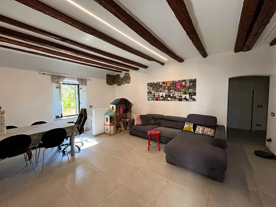 Immagine 2 di Casa semindipendente in vendita  in piazza marconi 1 a Capriva Del Friuli