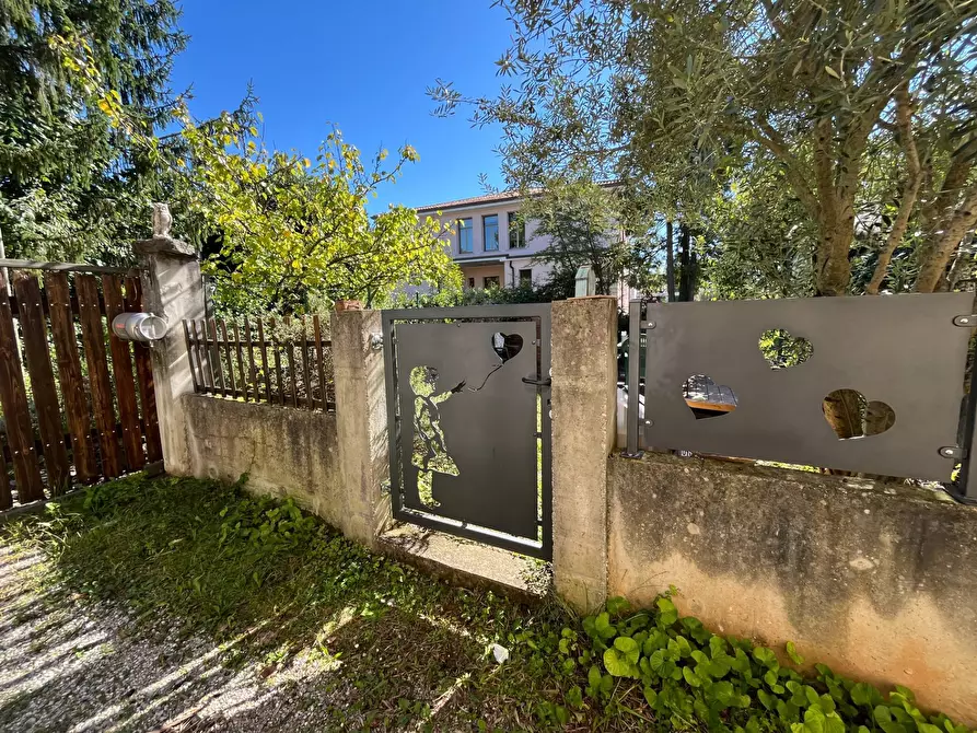 Immagine 19 di Casa semindipendente in vendita  in piazza marconi 1 a Capriva Del Friuli