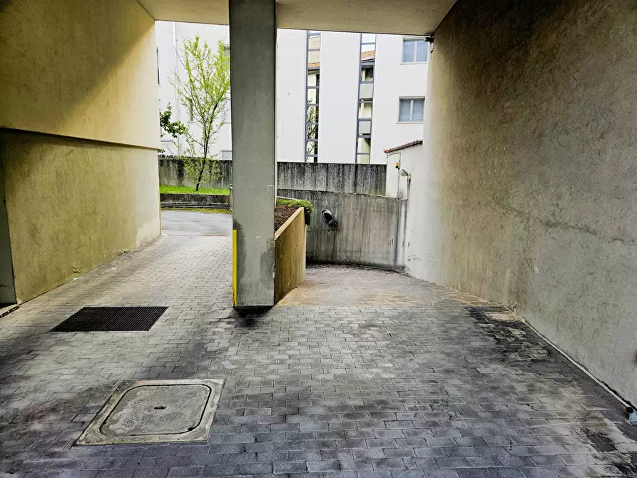 Immagine 2 di Box auto in vendita  a Gorizia