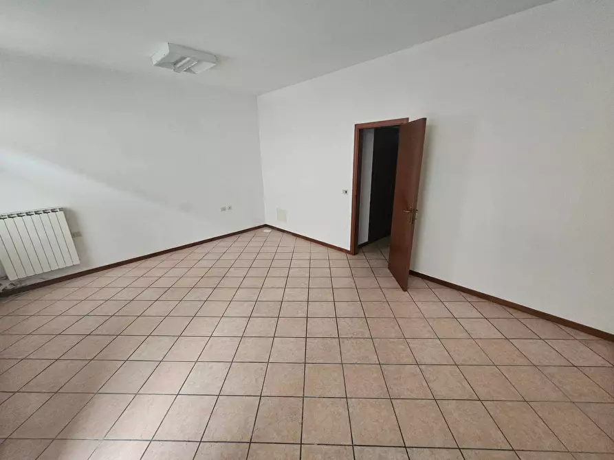 Immagine 3 di Negozio in affitto  in VIA CASCINO a Gorizia