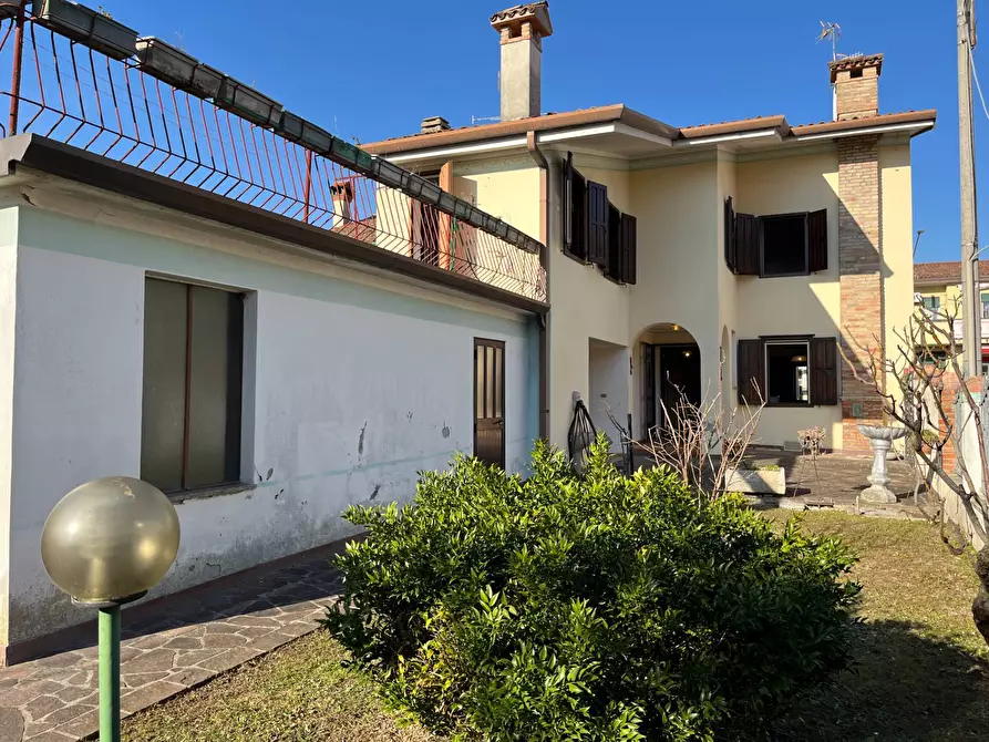 Immagine 4 di Casa indipendente in vendita  in VIALE TRIESTE 53 a Gradisca D'isonzo