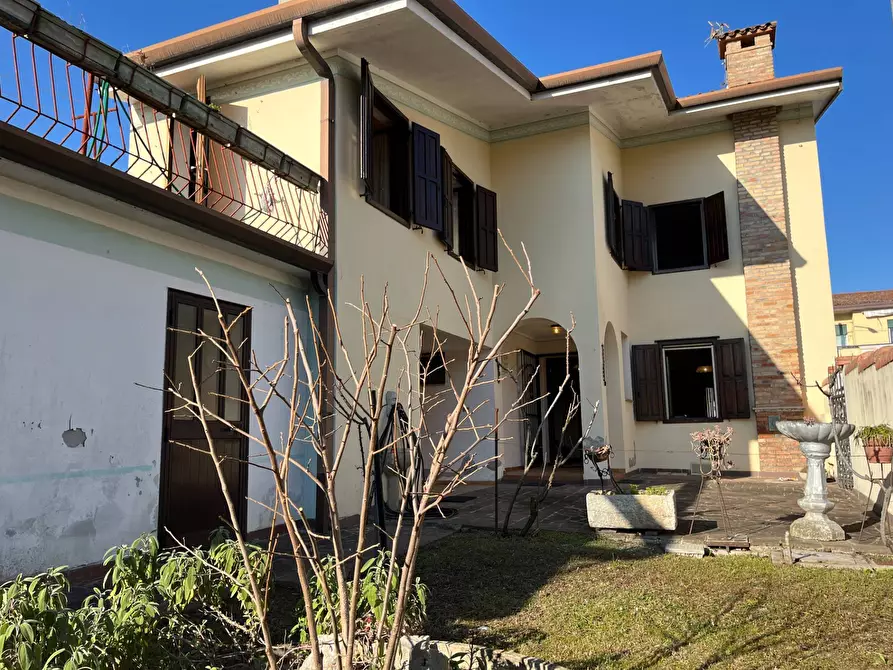 Immagine 3 di Casa indipendente in vendita  in VIALE TRIESTE 53 a Gradisca D'isonzo