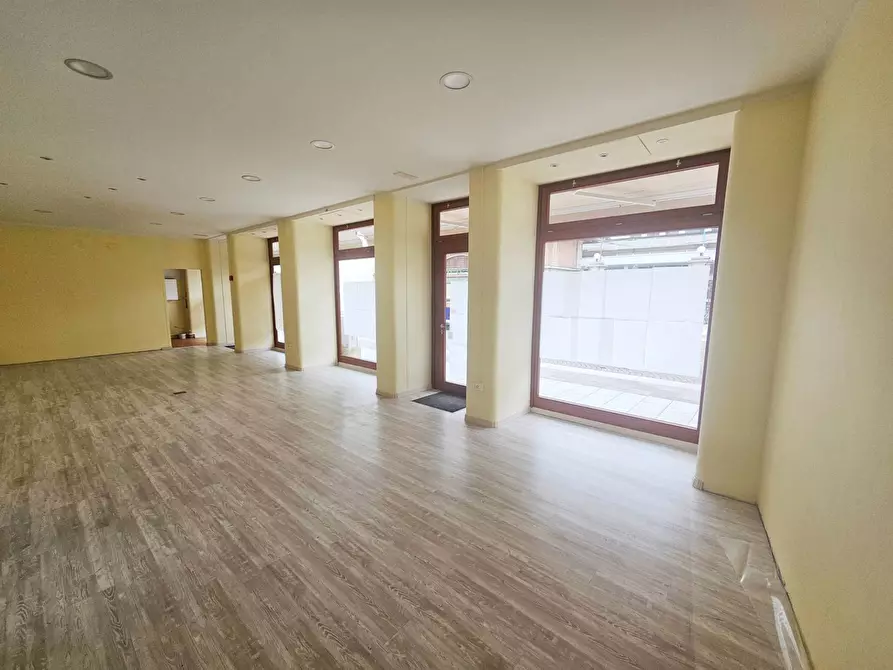 Immagine 4 di Negozio in affitto  in CORSO VERDI 37 a Gorizia