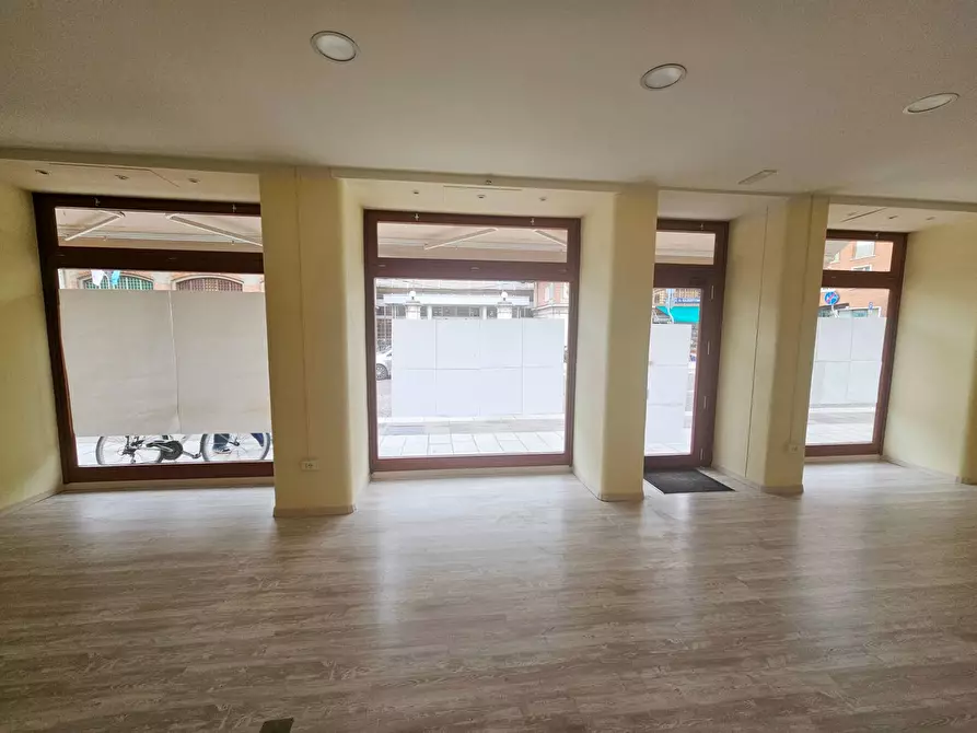 Immagine 2 di Negozio in affitto  in CORSO VERDI 37 a Gorizia