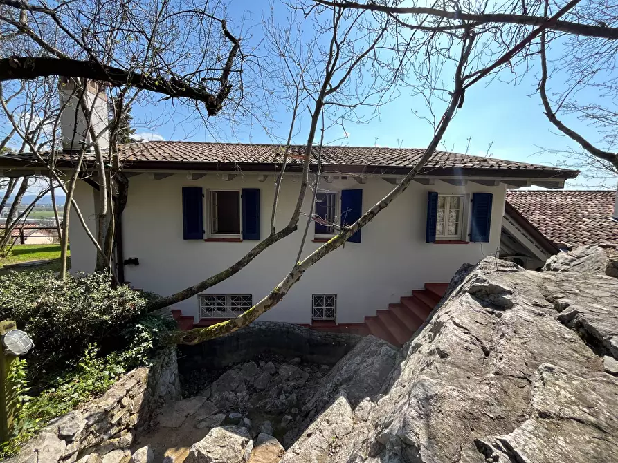 Immagine 5 di Villa in vendita  in VIA DELL'OSSERVATORIO 39 a Medea