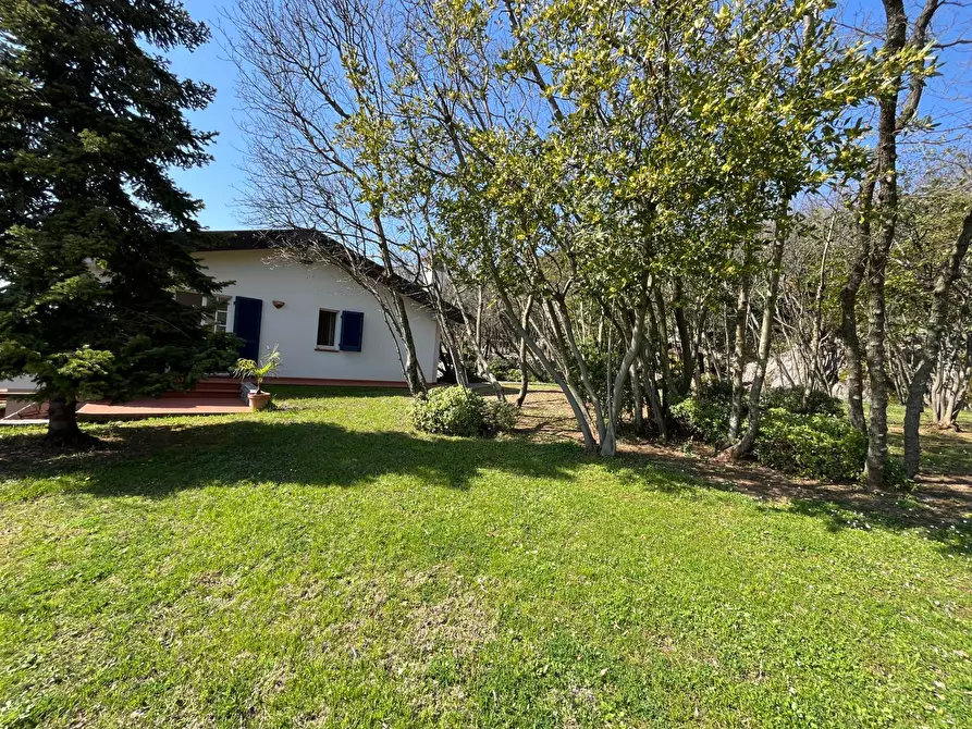 Immagine 3 di Villa in vendita  in VIA DELL'OSSERVATORIO 39 a Medea