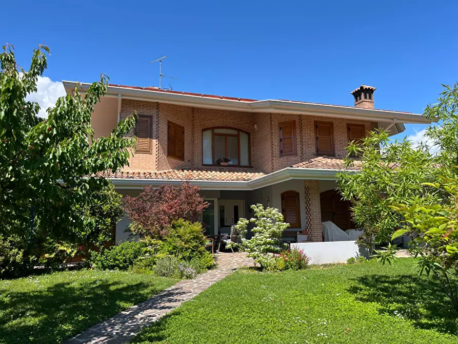 Immagine 1 di Villa in vendita  in VIA FAIDUTTI 14 a Cervignano Del Friuli