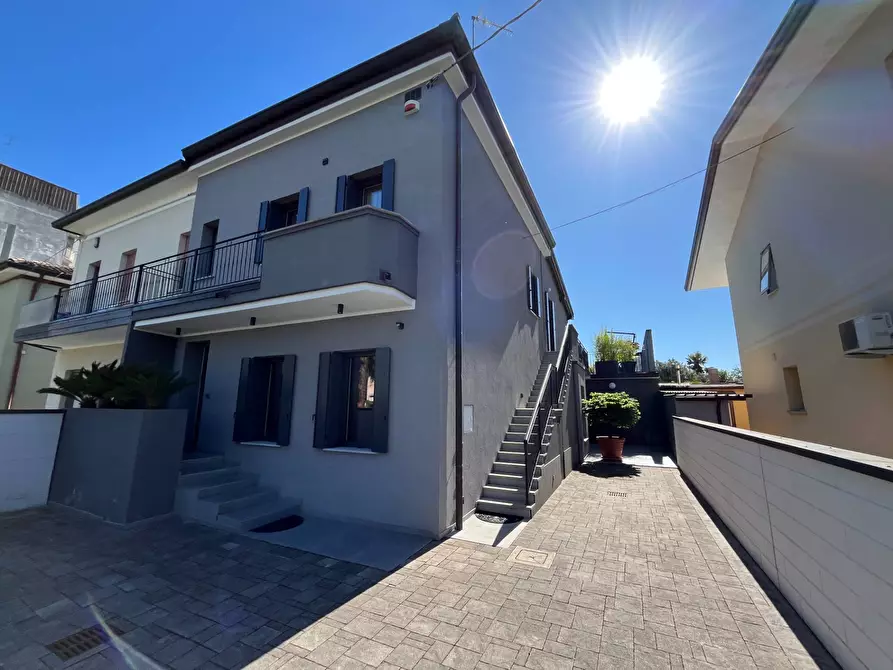 Immagine 1 di Villa in vendita  in Via Redipuglia 45 a Ronchi Dei Legionari