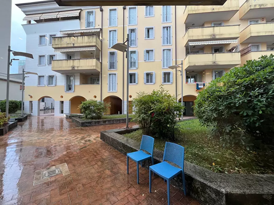 Immagine 1 di Locale commerciale in vendita  in via casciono 5/h a Gorizia