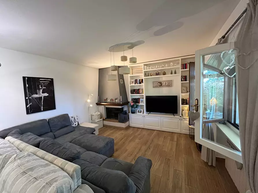 Immagine 18 di Villa in vendita  a Farra D'isonzo